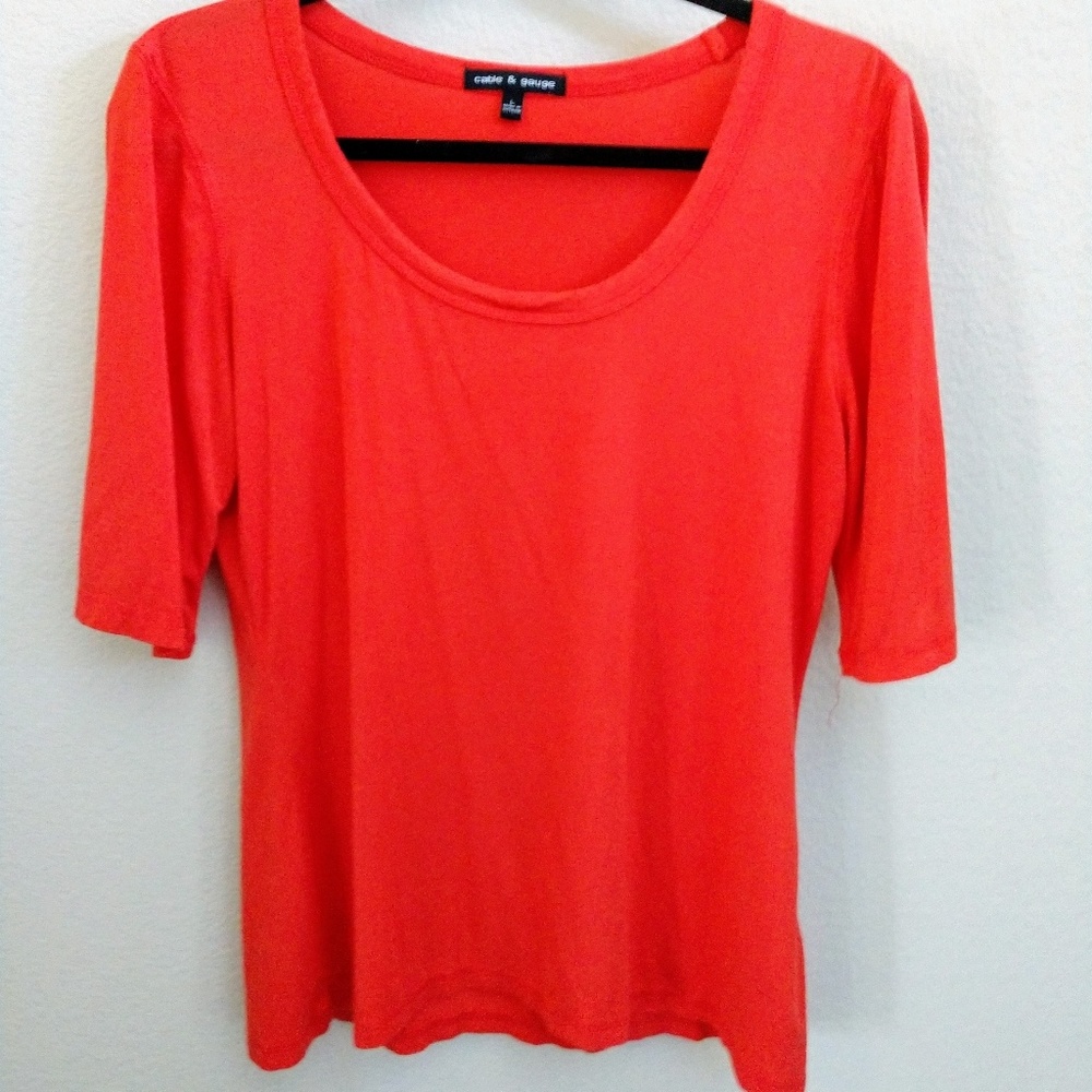 Beautiful 3/4 sleeve lightweight tee